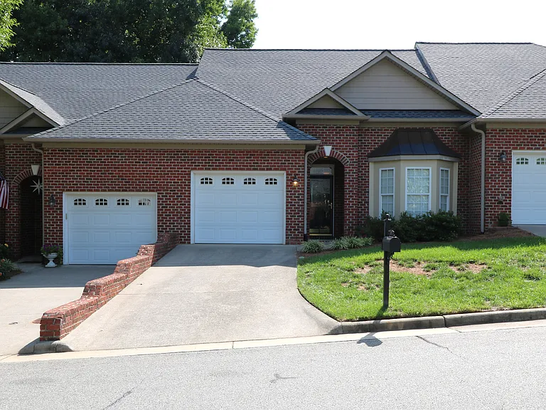 777 Tatton Park Dr — Photo 1