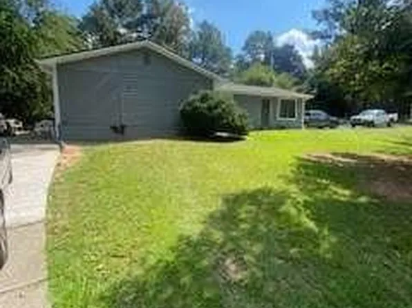 7131 Pineneedle Dr SW, Covington, GA 30014