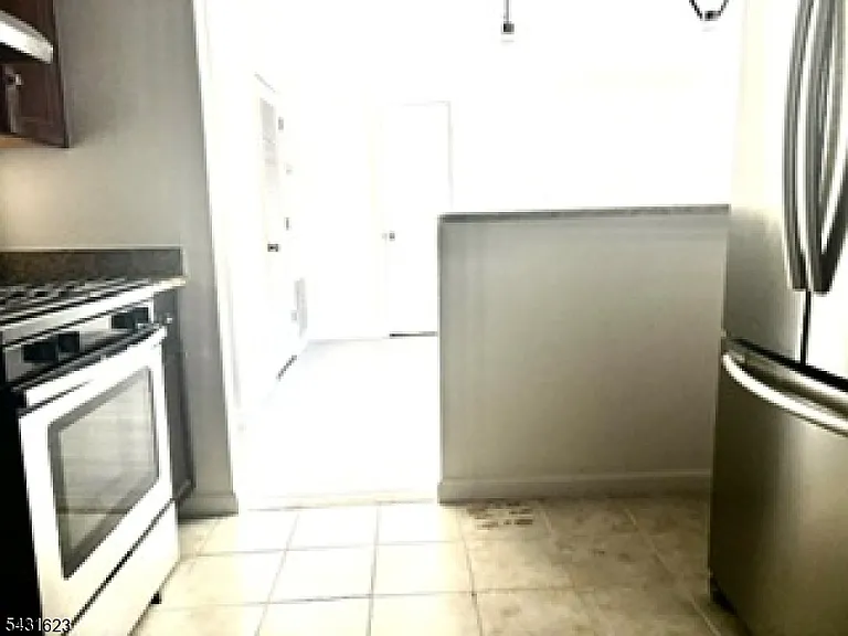 392 College Dr — Photo 5
