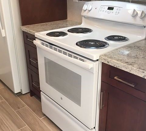 5th image of 623 Commercial Ave APT 6
