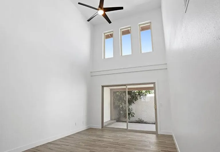 13237 N 25th Dr — Photo 10