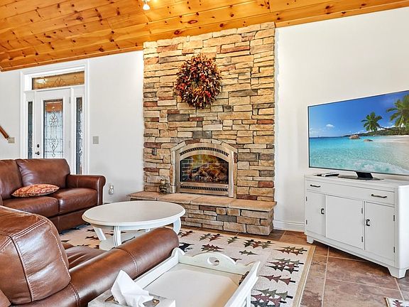 4th image of 4141 Pine Rd #1