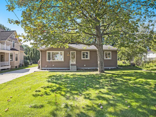 1600 Waverly Ave, Grand Haven, MI 49417