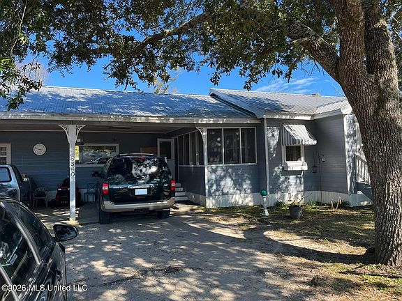 2nd image of 6560 Lakeshore Rd