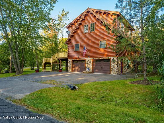 3rd image of 932 Sleepy Hollow Road #E12