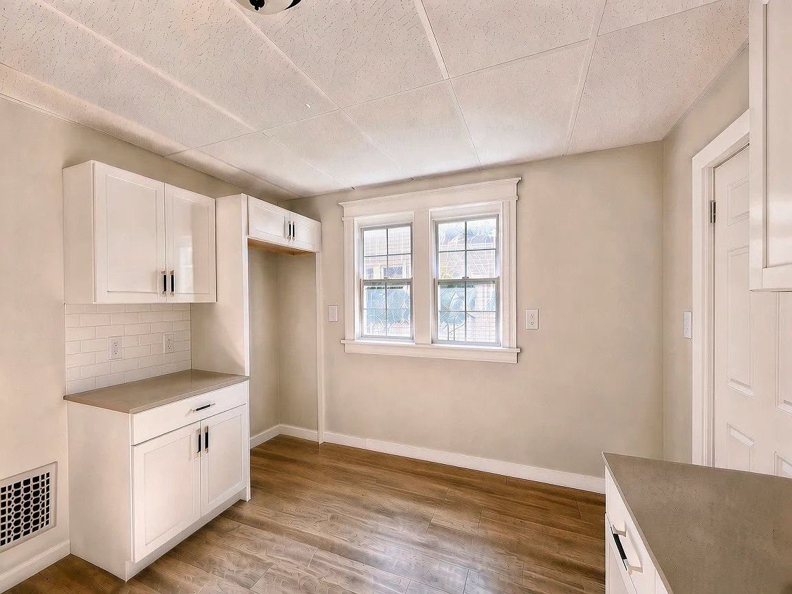3 bed, $1,650 — Photo 2