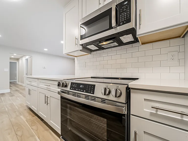 Trenton Place Apartments — Photo 22