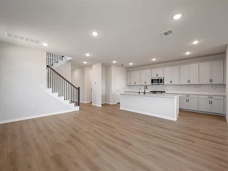 113 Coleto Trl — Photo 10