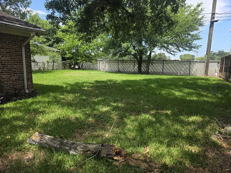 4520 Rockwood Dr — Photo 16