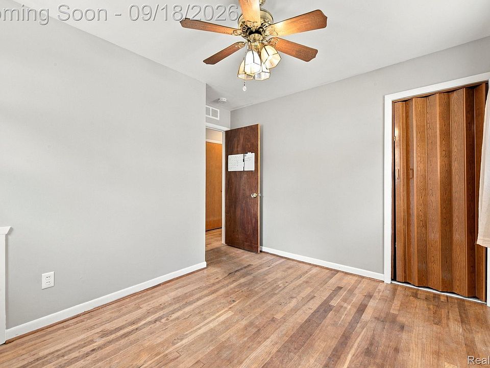 22434 Hillock Ave, photo 21