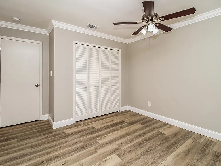 517 Sean Ct — Photo 11