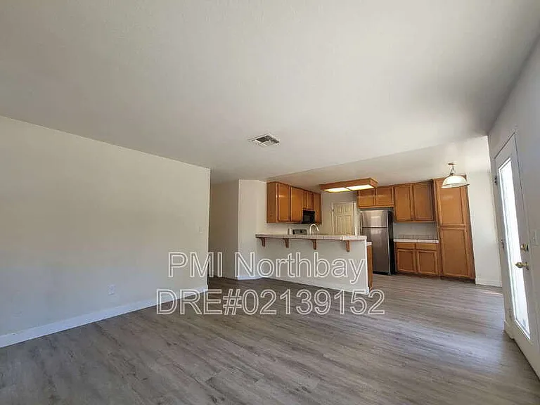 937 Iron Dr — Photo 5