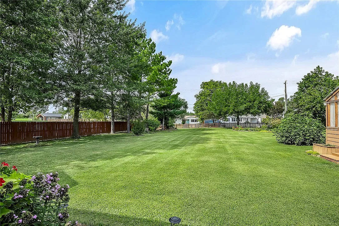 1 bed, 1675 sqft, $2,400 — Photo 3