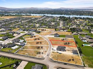 7020 Eagle Crest Dr, Pasco, WA 99301