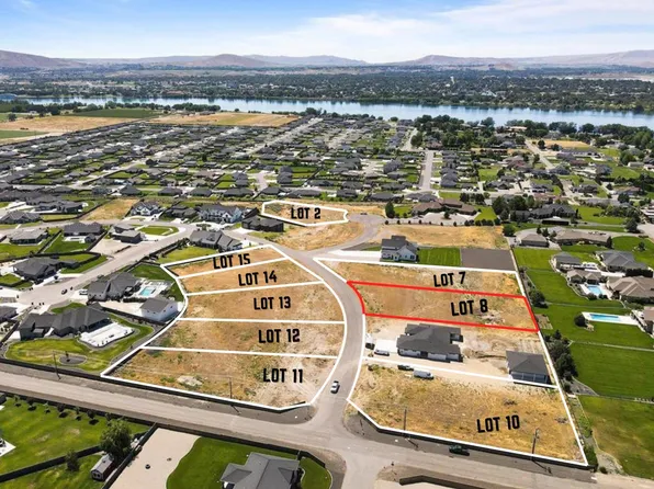 7020 Eagle Crest Dr, Pasco, WA 99301