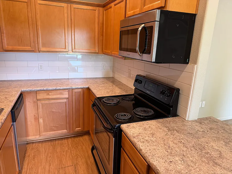 Eagle Crest Apartments — Photo 42