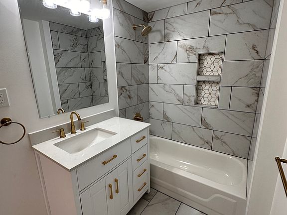 4th image of 2724 E Ann St Floor 1