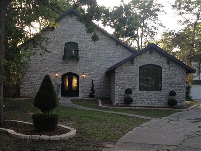 1st image of 12202 Cove Ln