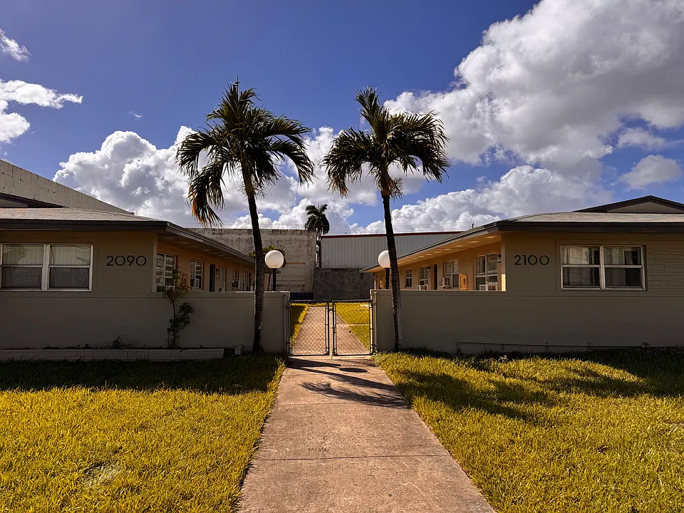 Building Photo 4