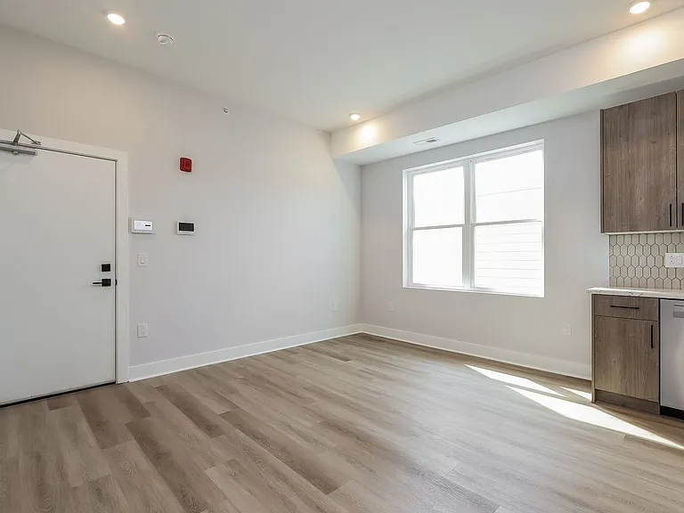 820 N 40th Street — Photo 8