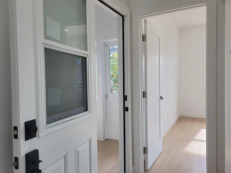 1735 1/2 S Hobart Blvd #1735-1/2 — Photo 12