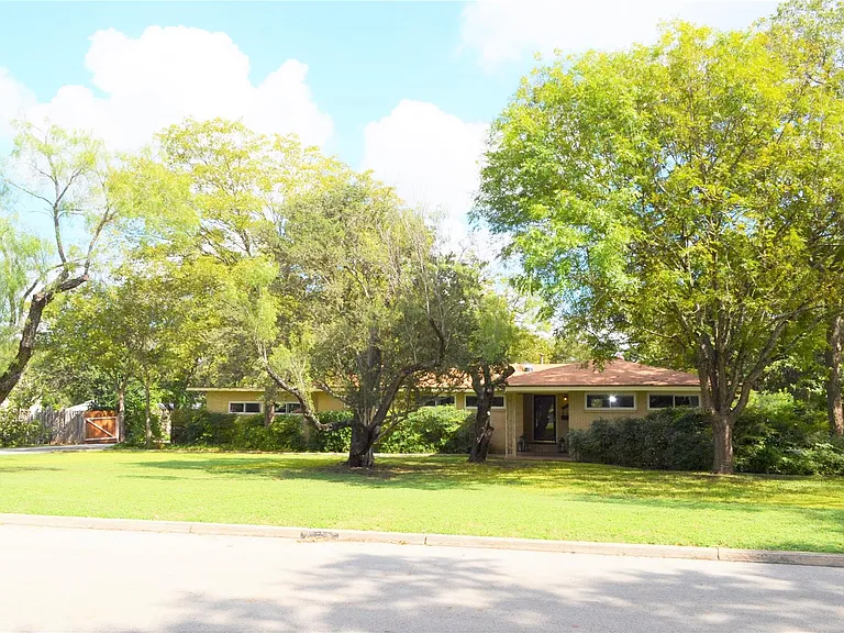 446 Pike Rd — Photo 36