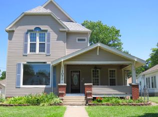 1072 S Garrison Ave, Carthage, MO 64836