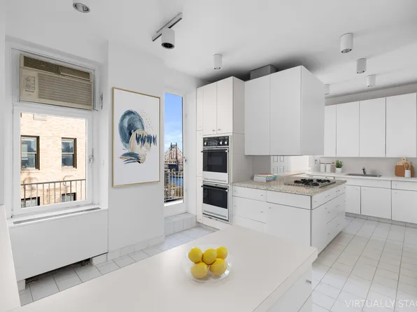 435 East 52nd Street image 15 of 17