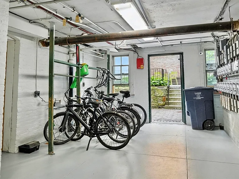 35 Lee St #11 — Photo 12