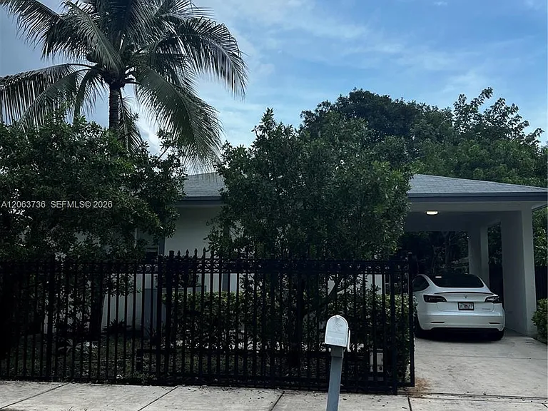 6301 NW 1st Pl — Photo 7