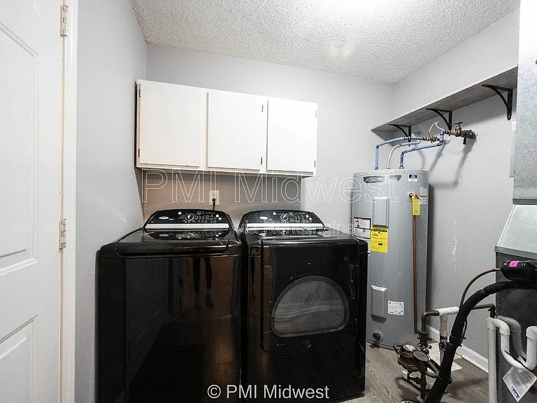 7912 Bitternut Dr — Photo 28