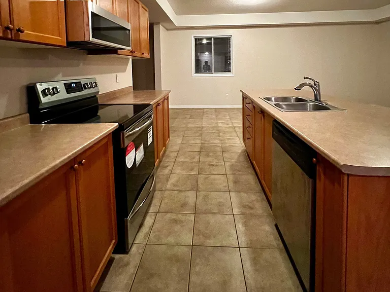346 A Edgehill Dr — Photo 5