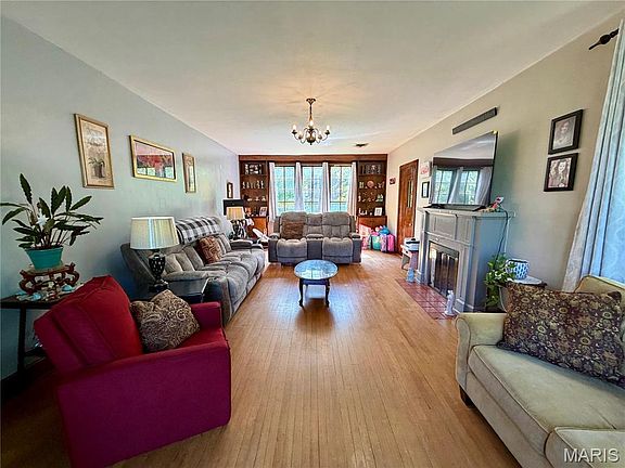 5th image of 110 Shepherd Pl