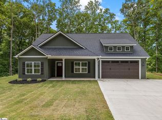 16 Forest Dr, Travelers Rest, SC 29690