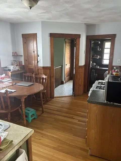 2 bed, 900 sqft, $2,500 — Photo 3