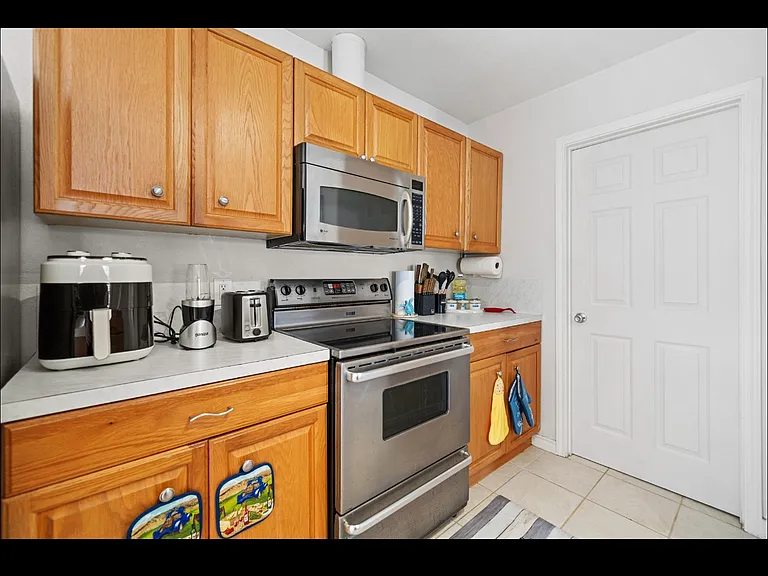 813 Oriole St — Photo 11