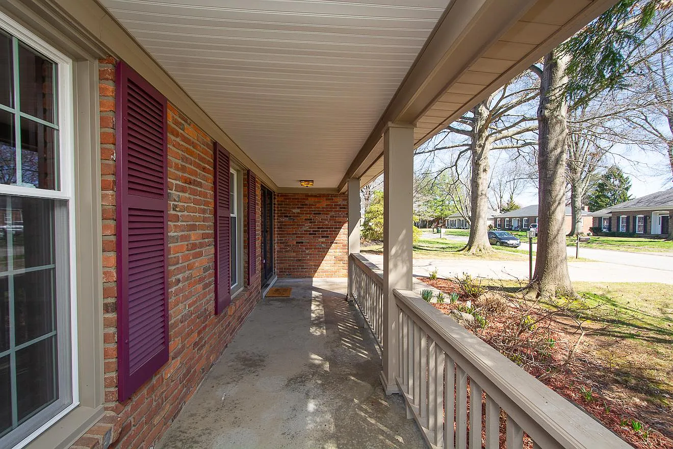 4 bed, 2.5 bath, 2225 sqft, $2,700 — Photo 3