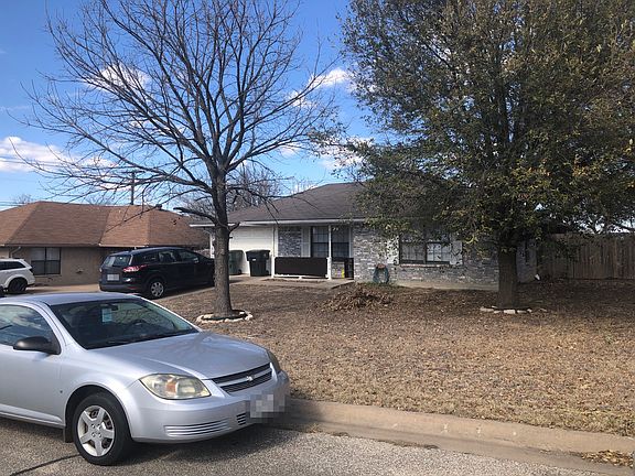 2nd image of 3216 Trenton Dr