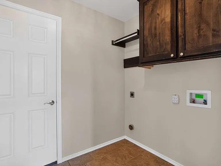 13113 Camden Dr — Photo 29