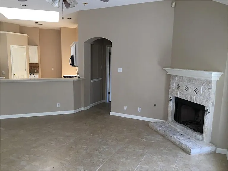 1105 Glendalough Dr — Photo 11