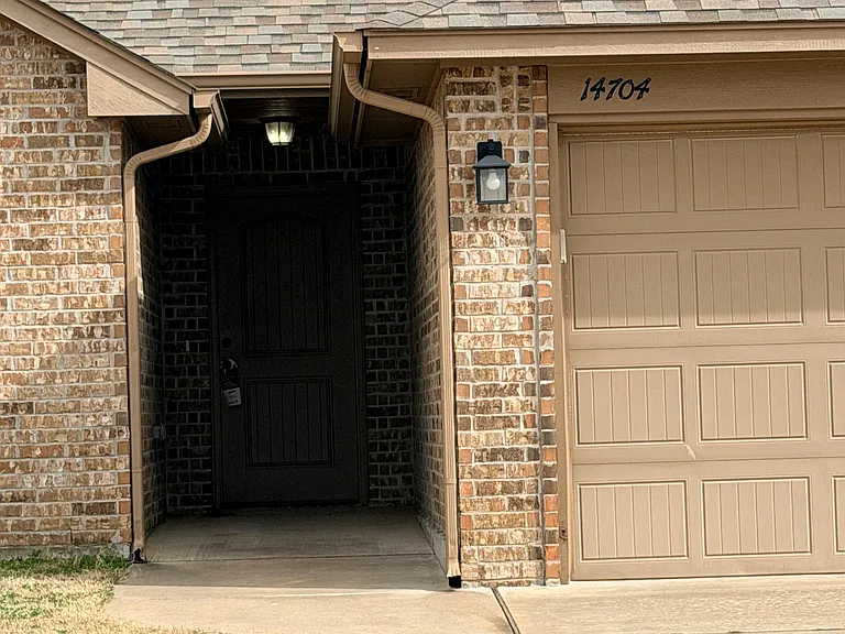 14704 S Harvey Ave — Photo 1