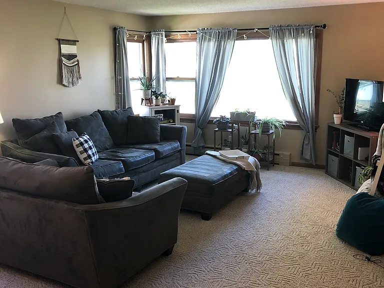 864 9th Ave SE #3 — Photo 3