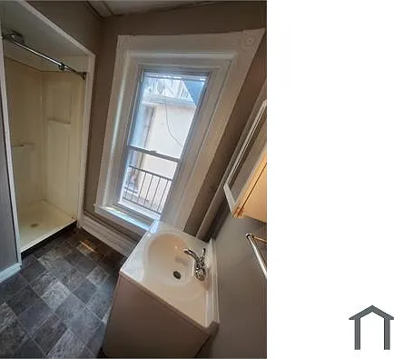 Studio, 250 sqft, $900 — Photo 2