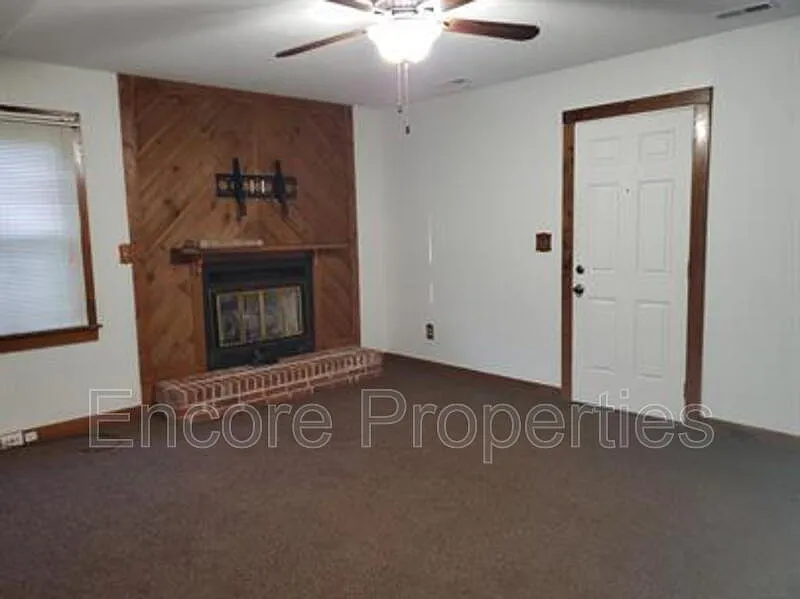 Building Photo - 1125 Bermuda Run