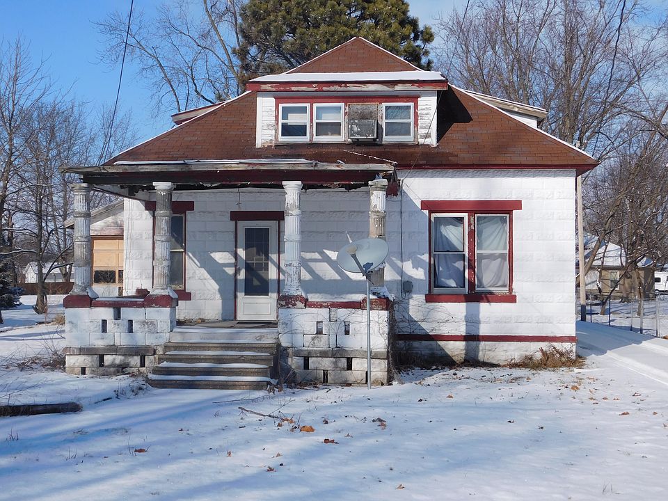 1st image of 402 W Cherry St