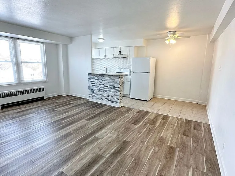Main Street Apartments Rockford — Photo 35