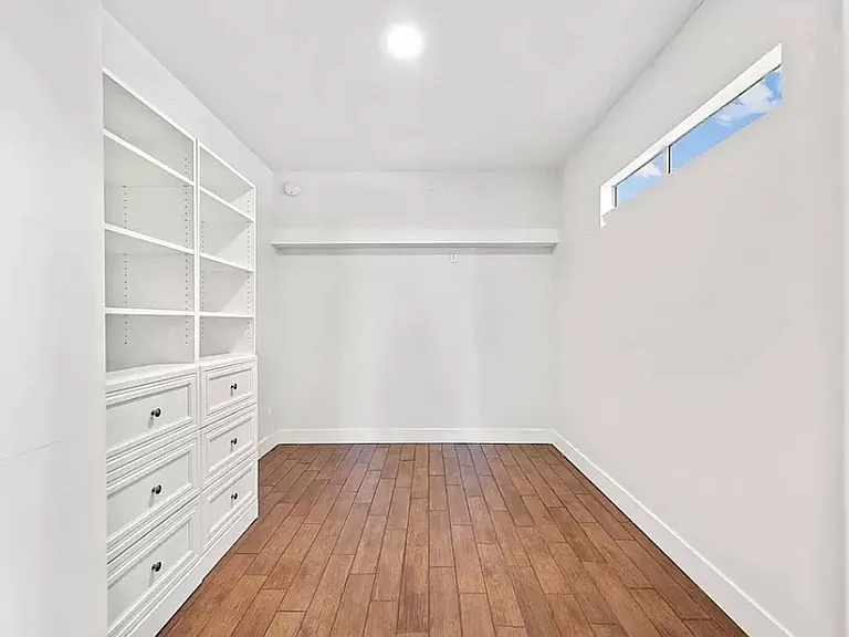411 El Dorado St — Photo 5