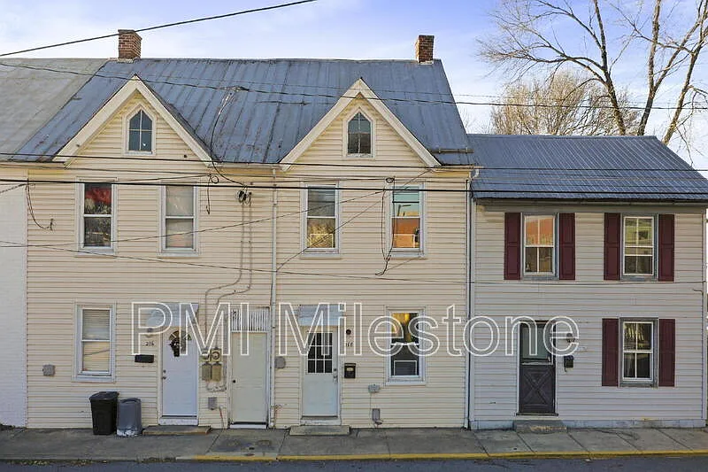 3 bed, 1.0 bath, 1200 sqft, $1,130 — Photo 2