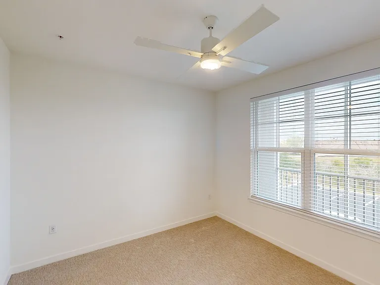 Essex Luxe Apartments — Photo 67