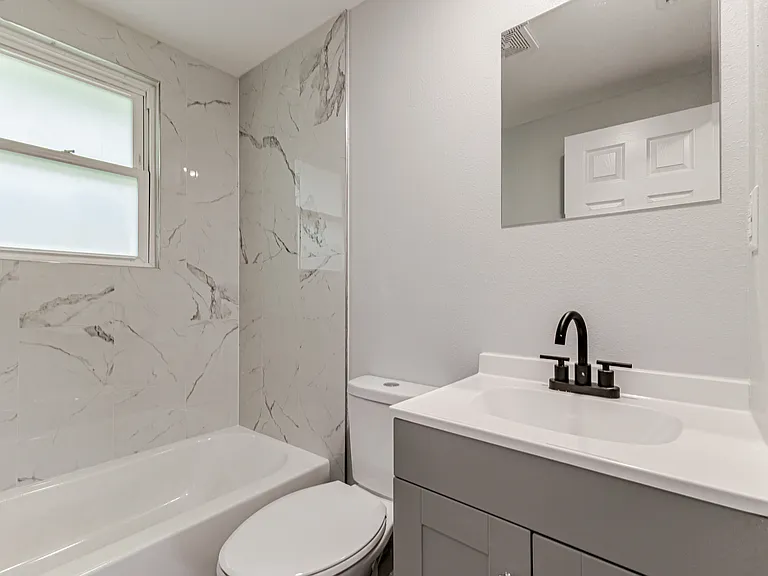2222 E Peachtree St — Photo 16